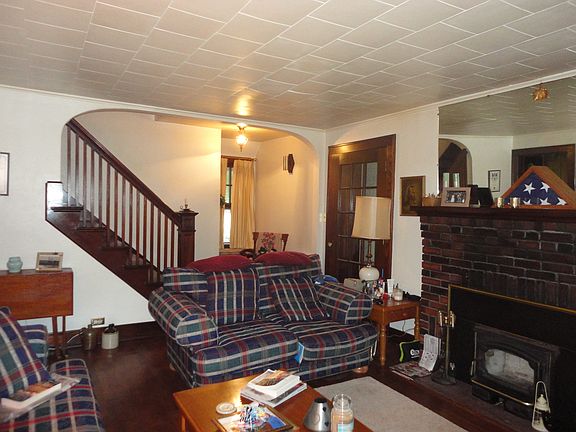 4th image of 183 Groton Ave