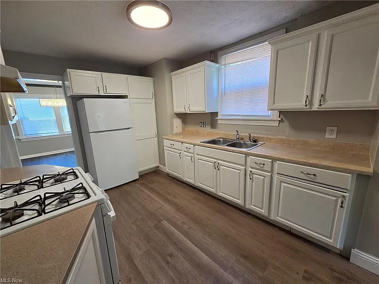 1405 Villa Dr — Photo 6