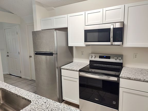5th image of 4015 Overland Dr #1