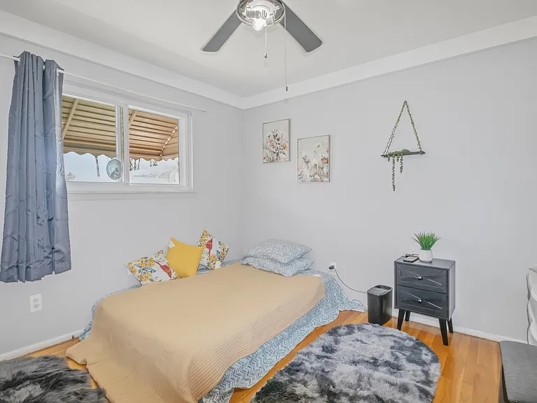 13348 Champaign Ave — Photo 11