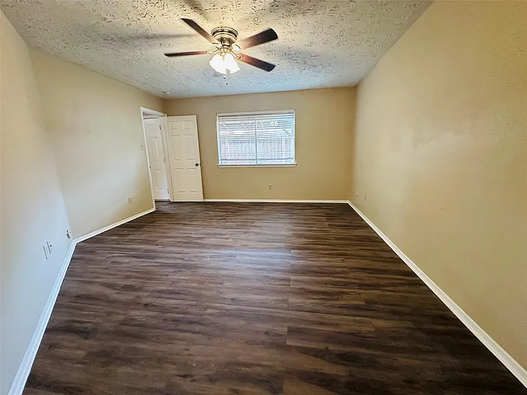 10826 Laureldale Ct — Photo 11