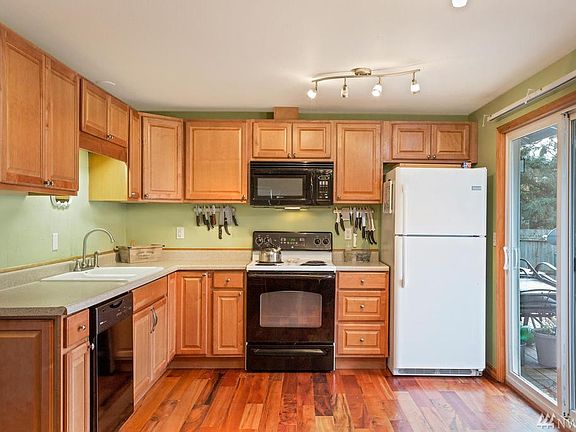 5th image of 2070 SE Hillwood Ln