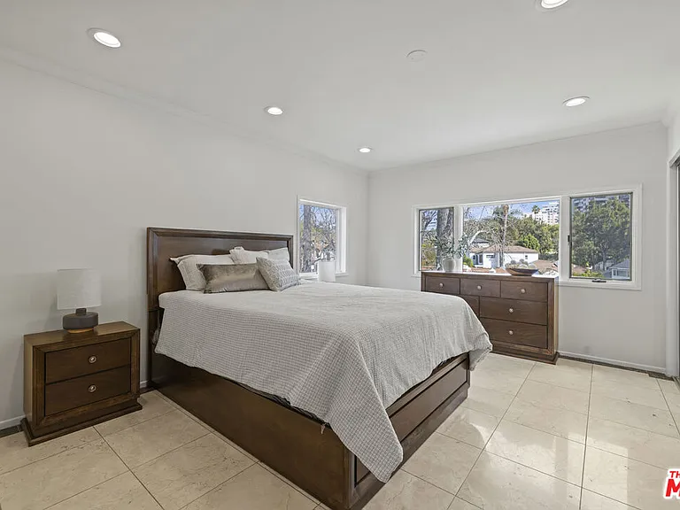 865 Warner Ave — Photo 19