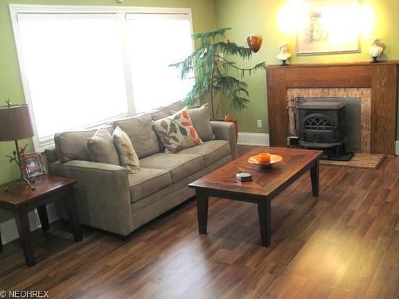 3rd image of 1023 Leighton Ave