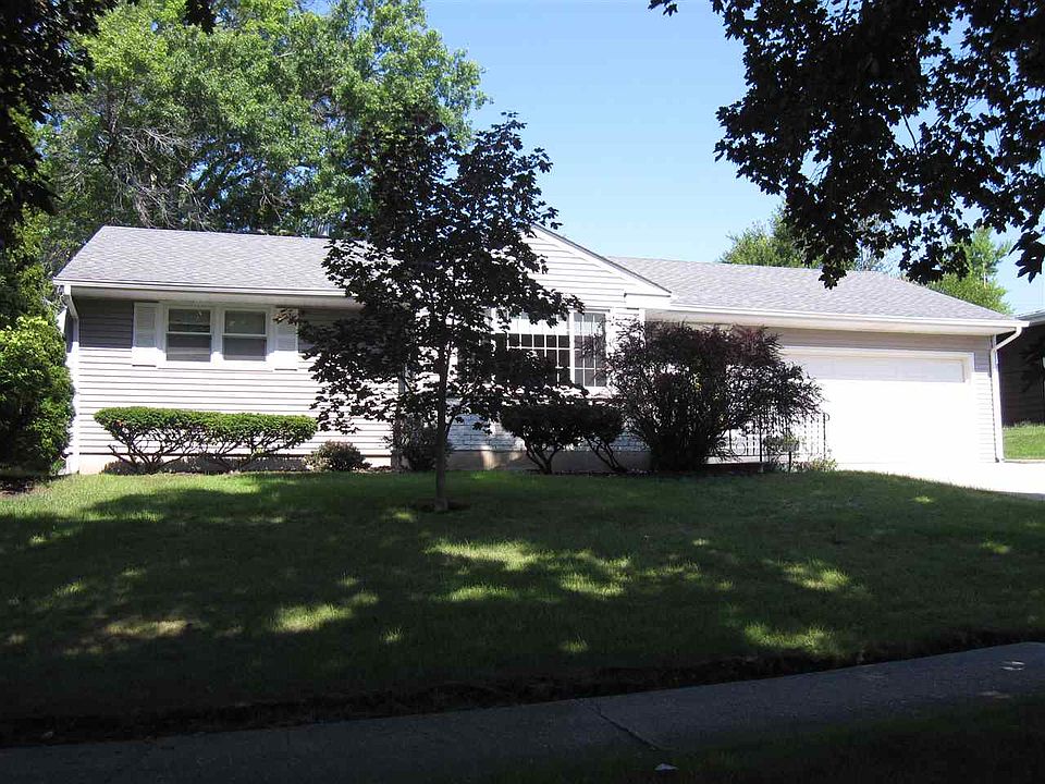 1st image of 327 Kenilworth Dr