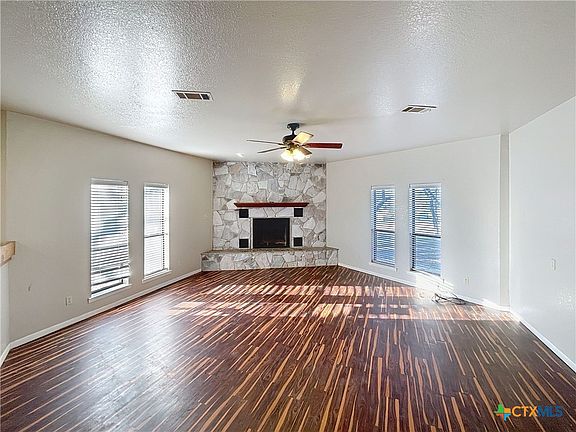 2nd image of 3172 Auction Barn Rd