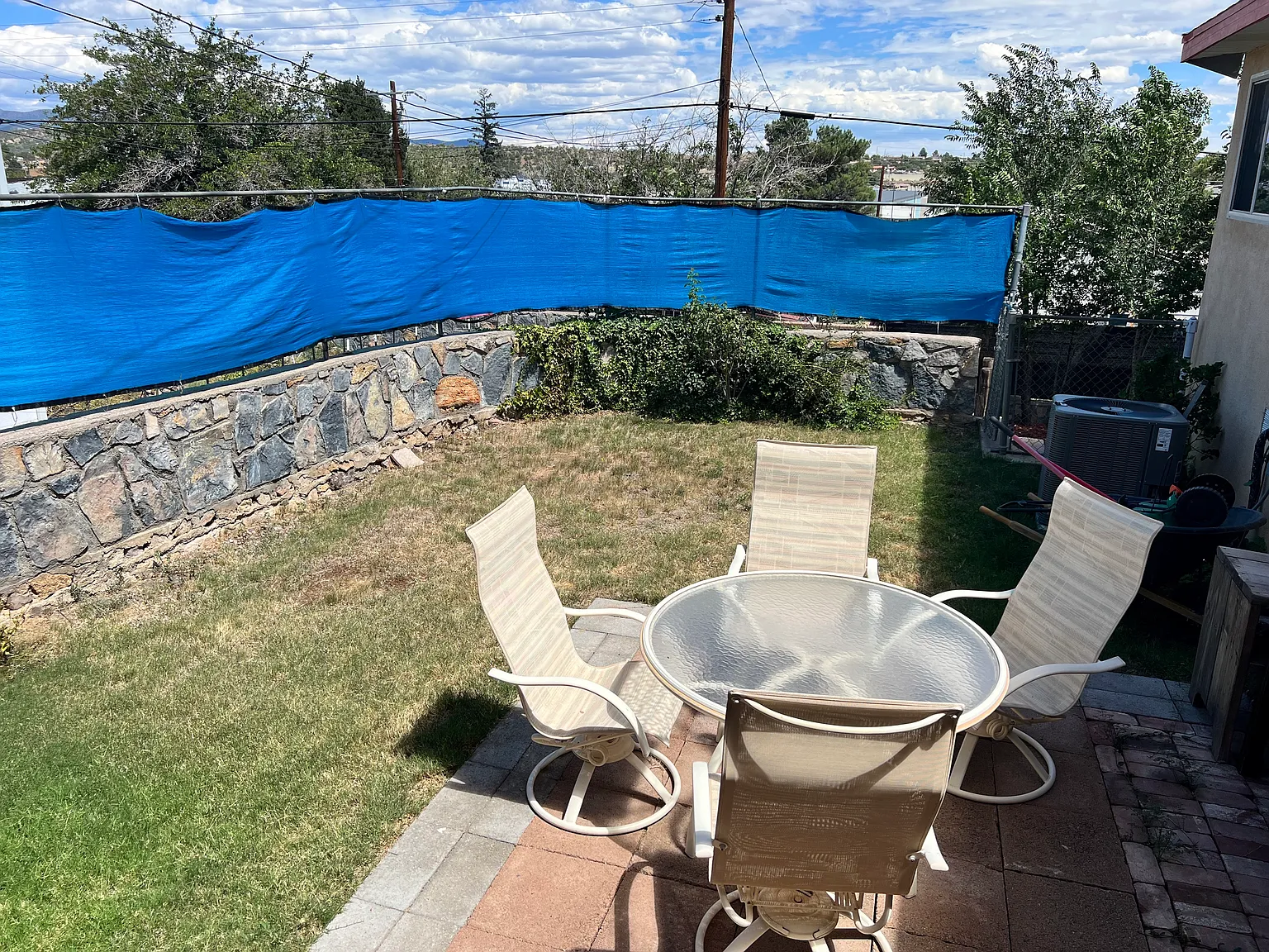 4 bed, 2043 sqft, $2,000 — Photo 3