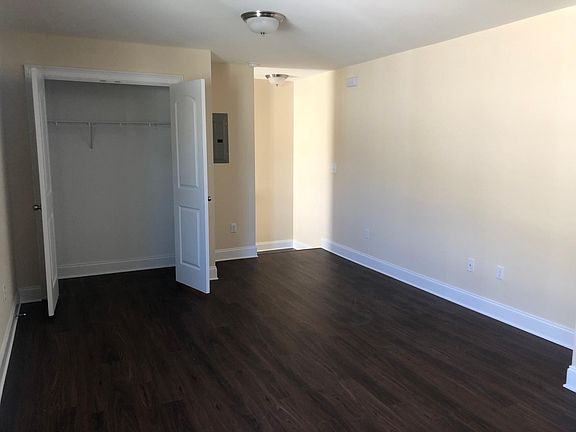 4th image of 102 Berkshire Ln Floor 2
