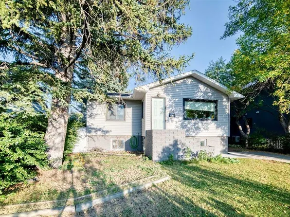 820 W 9a St NE, Calgary, AB T2E 4L6