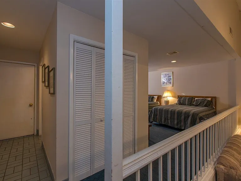 409 Club Villa — Photo 4