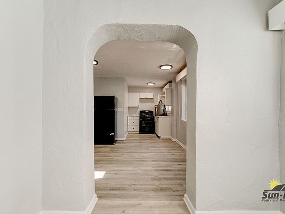 3rd image of 222 N Oleander Ave APT 3