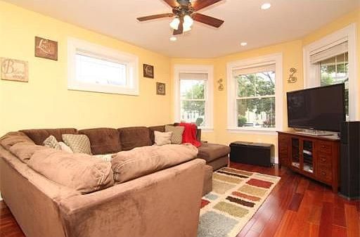 5th image of 34 Sheridan Ave