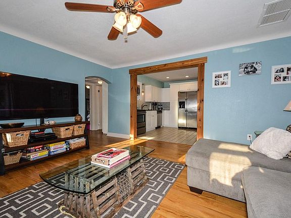 5th image of 730 N Disston Ave