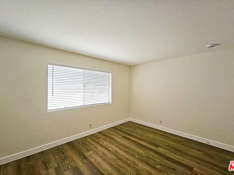 7556 Thousand Oaks Dr — Photo 10