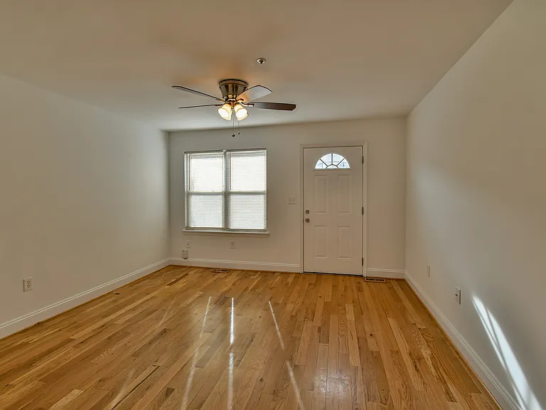 1319 Belmont St NW — Photo 2