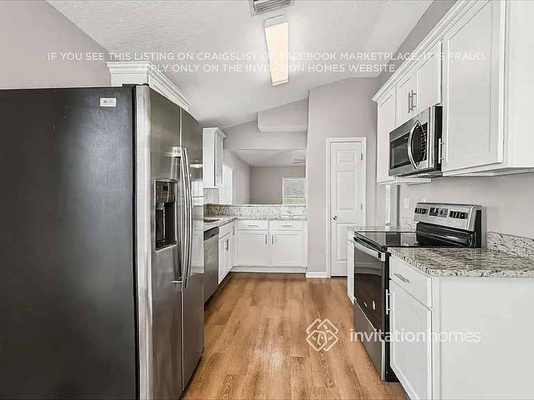 3282 Merrick Ave — Photo 8