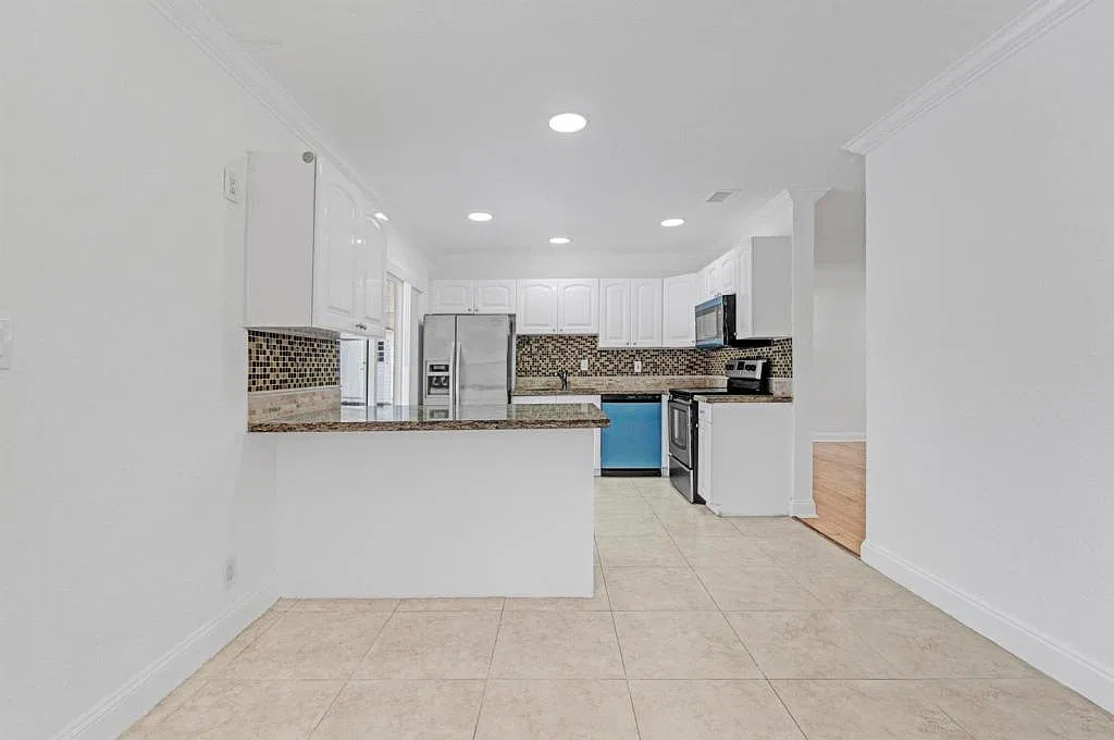 1820 NW 33rd St, 0 — Photo 2