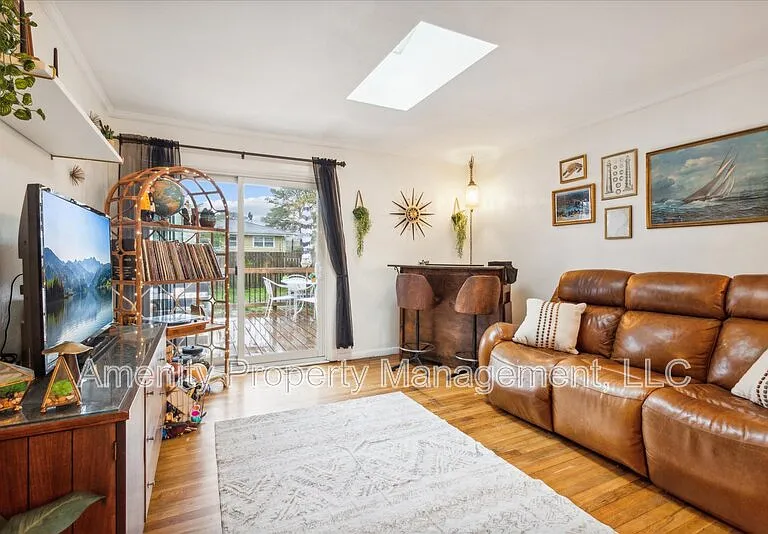 409 Caren Dr — Photo 6