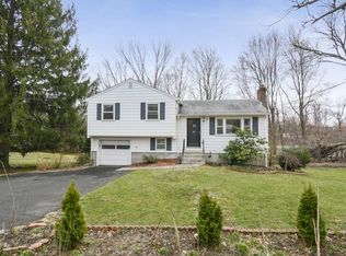 57 Blossomcrest Rd, Lexington, MA 02421