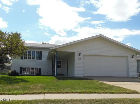 507 E Wachter Ave, Bismarck, ND 58504
