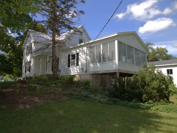 1197 144th Ave, Wayland, MI 49348