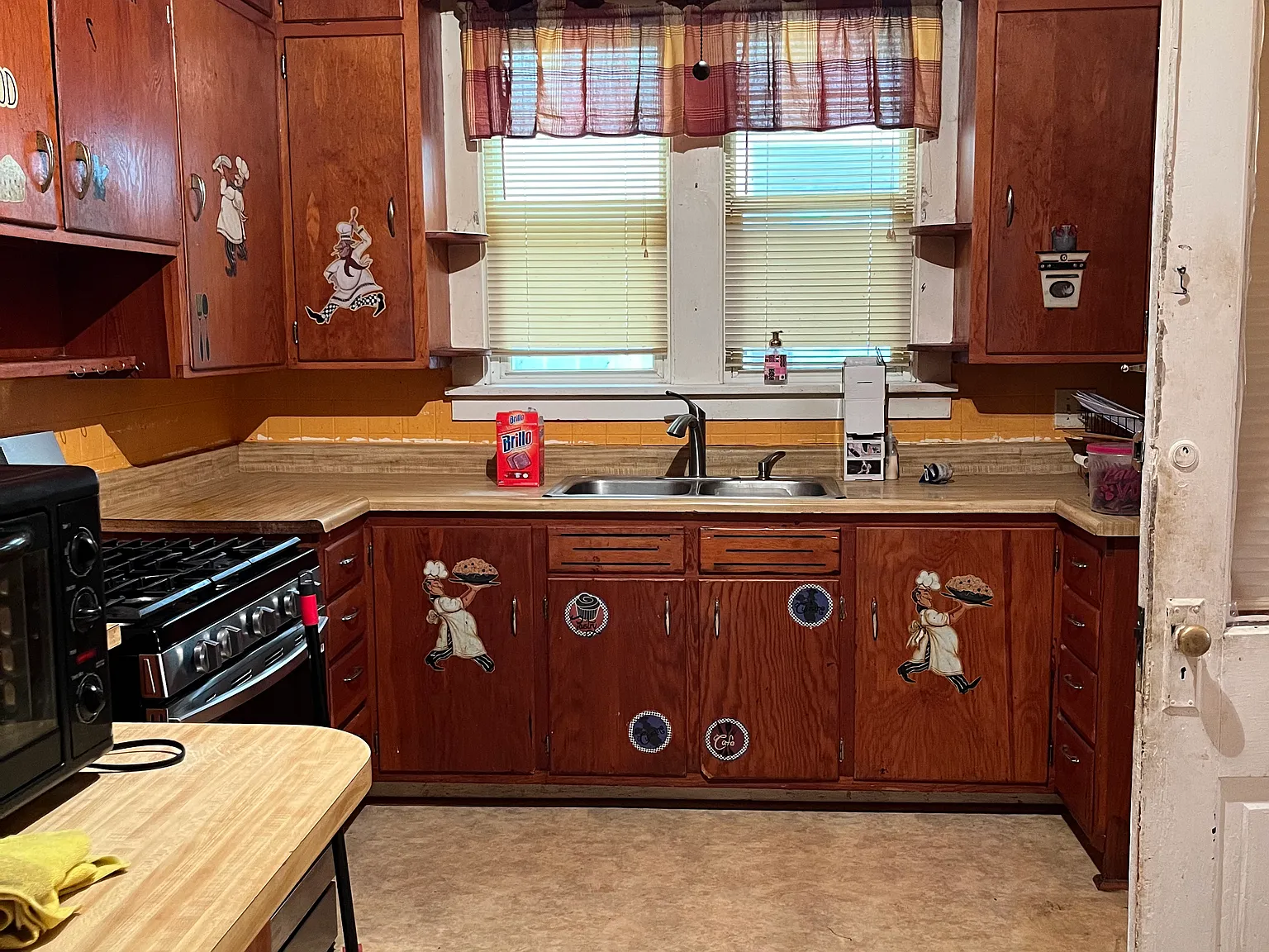 2 bed, 1500 sqft, $900 — Photo 2