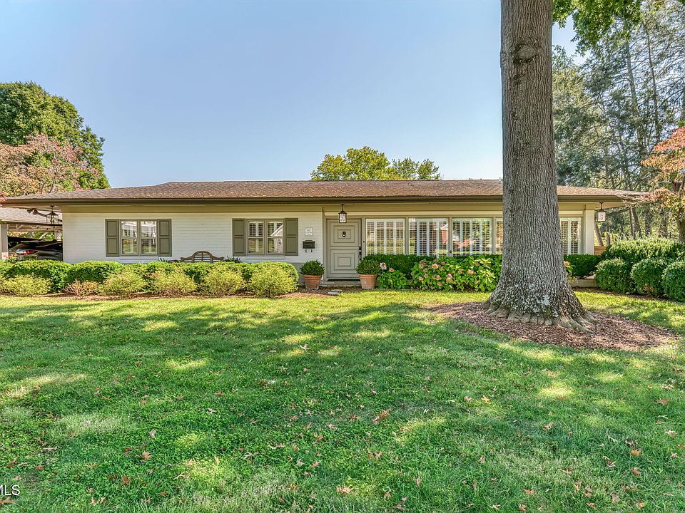 1st image of 802 Mountain View Cir S