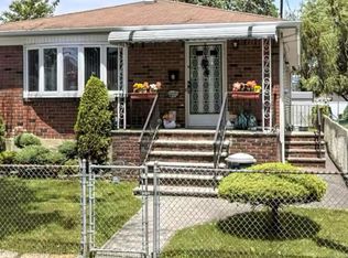 93 Vedder Ave, Staten Island, NY 10302