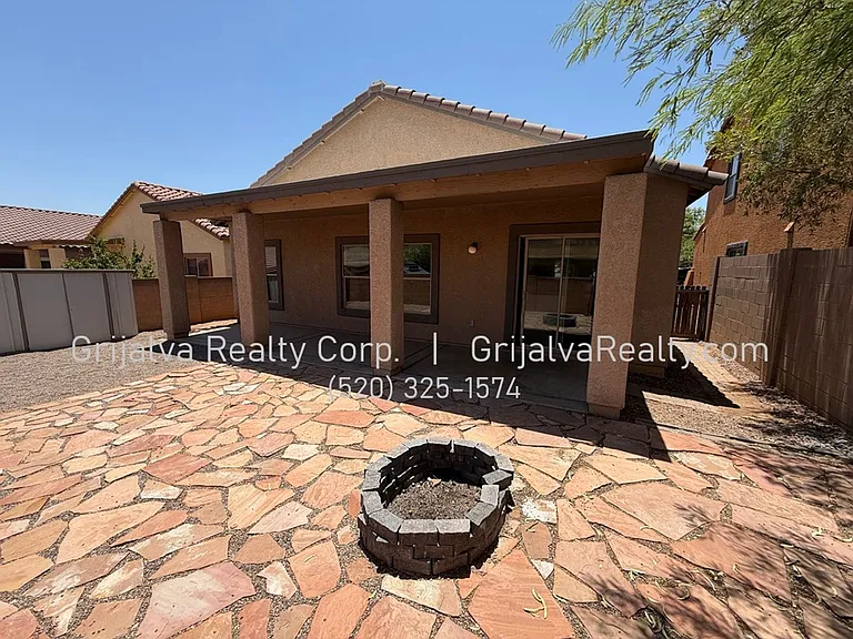 880 W Calle Valenciana — Photo 16