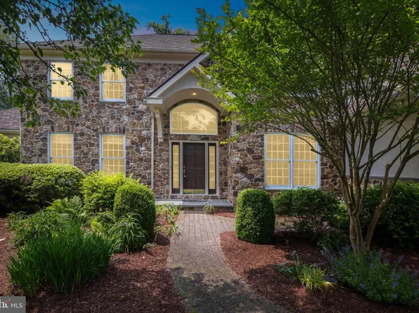 10 Christina Ln, Glen Mills, PA 19342