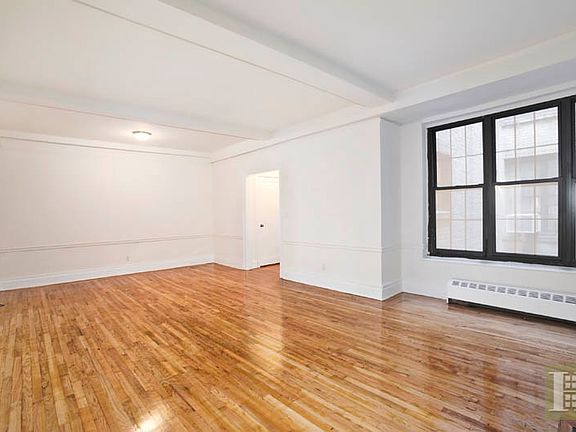 3rd image of 20 E 67th St APT 4F