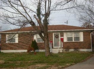 3700 Oboe Dr, Louisville, KY 40216