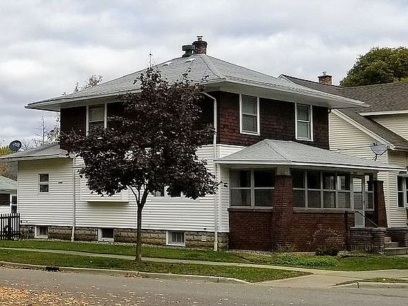 3rd image of 1057 11th St NW