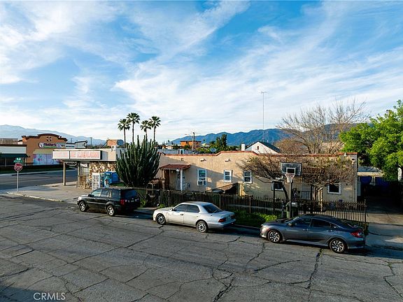 3rd image of 1101 N Mount Vernon Ave