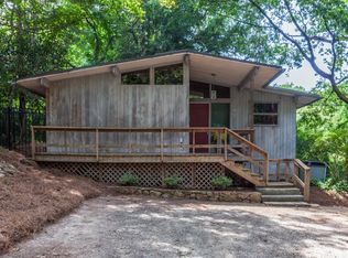 4 Briarbridge Ln, Chapel Hill, NC 27516
