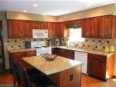 3rd image of 6105 Brigids Close Dr
