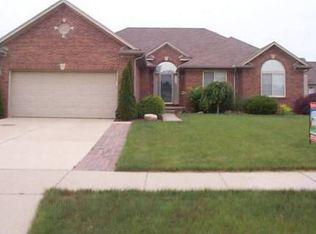 31844 Lavender Dr, Brownstown, MI 48173