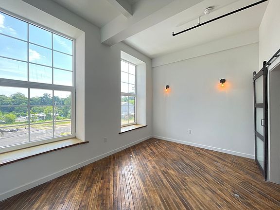 4th image of 500 E Broadway Ave #209