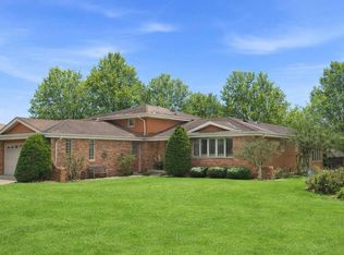 1527 Tanglewood Dr, Schererville, IN 46375