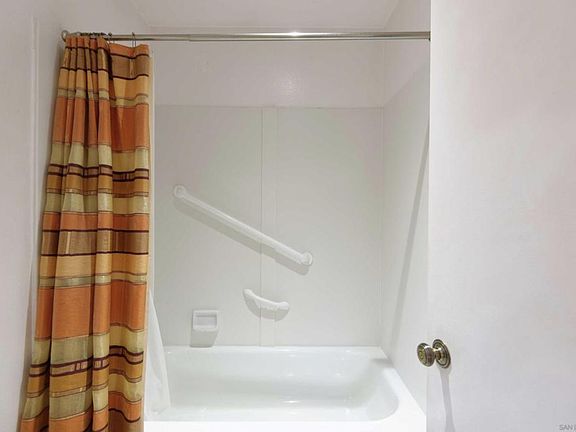 3rd image of 8860 Villa La Jolla Dr Unit 301
