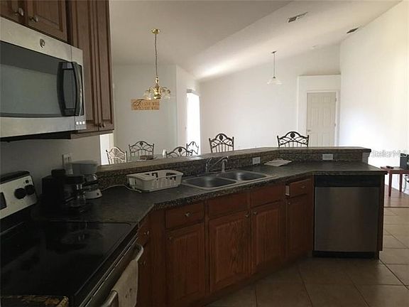 5th image of 12819 Cloverdale Ln