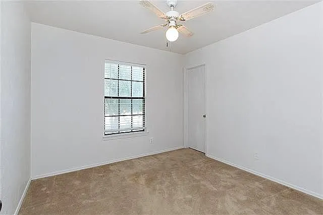 28 Brewster Ct — Photo 40
