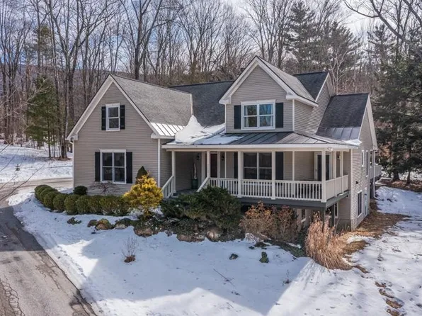 255 Mending Walls Road, Manchester, VT 05255