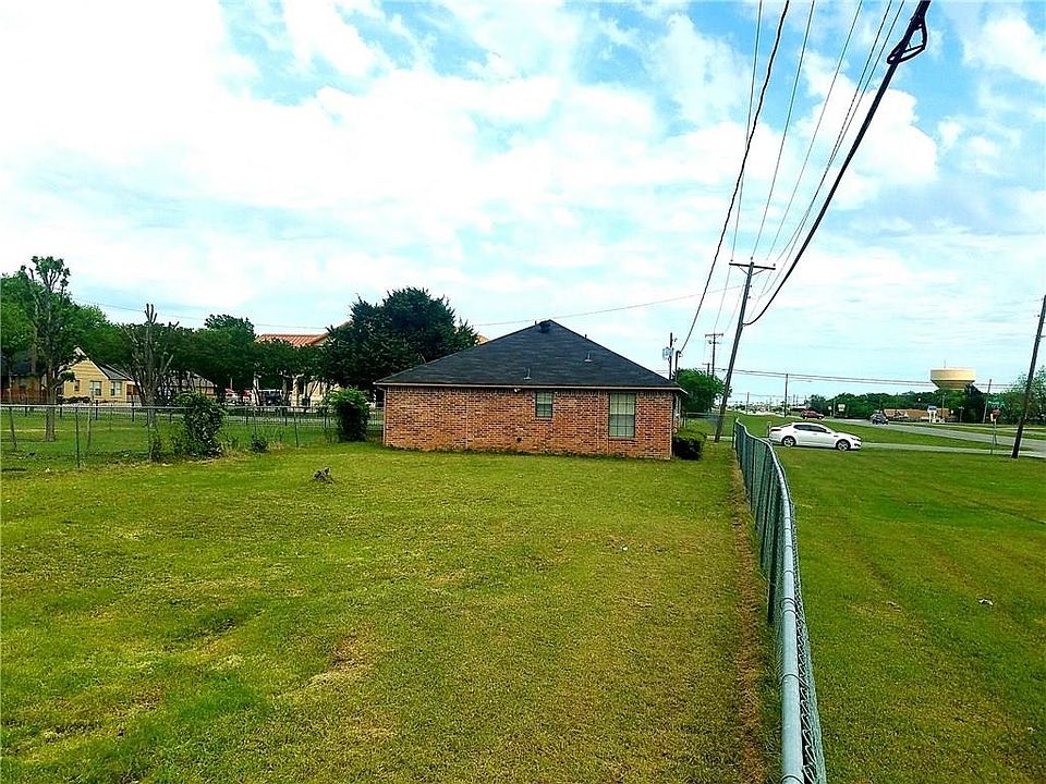 2nd image of 3707 Pruitt Ave