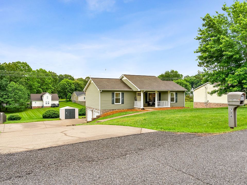 1st image of 716 Ashwood Dr