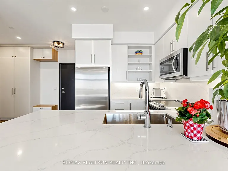 65 Oneida Cres #Penthouse 06 — Photo 21