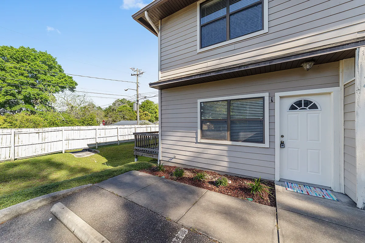 Building Photo - 15321 NW 141st St #1