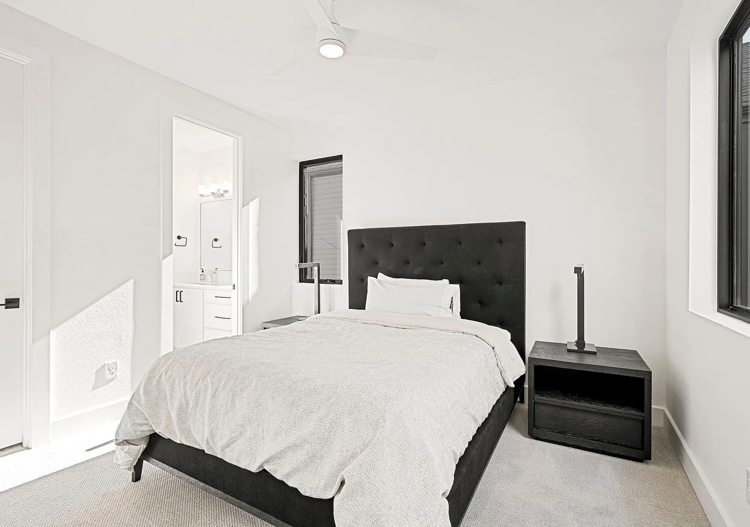 Designer East Village Home with Private Office and Yard — Photo 2