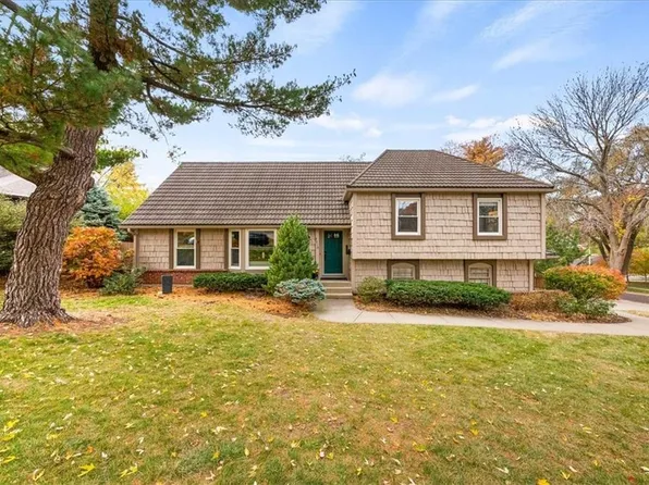 9316 Horton St, Overland Park, KS 66207