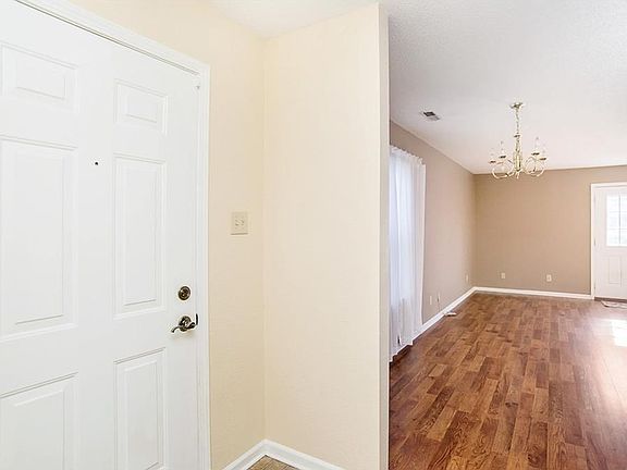 3rd image of 385 Atherton Dr
